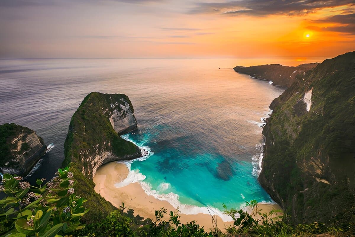 Kelingking Beach