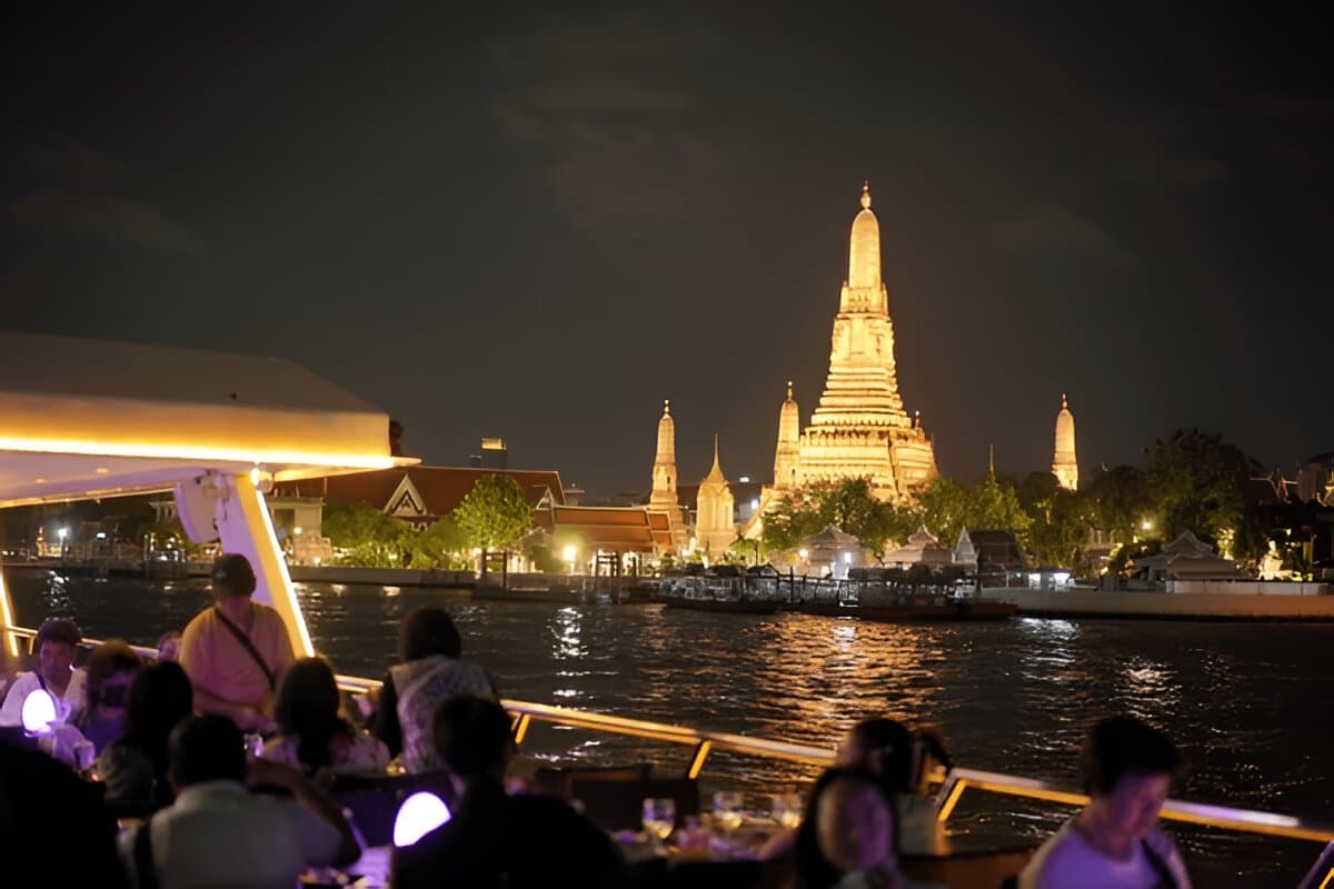 Chao Phraya Cruise Dinner, Bangkok
