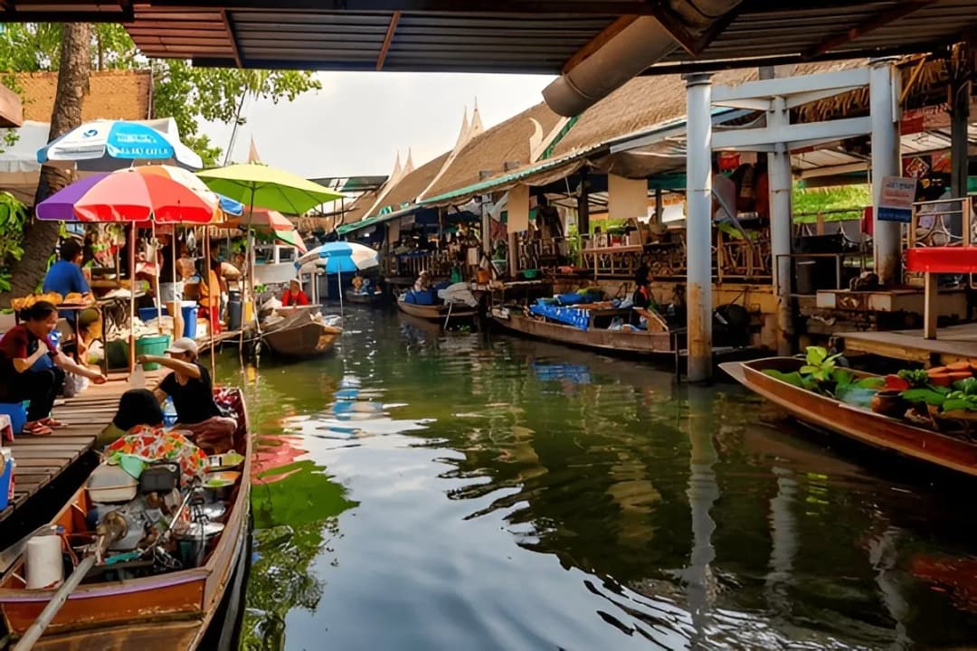 Amphawa Floating Market
