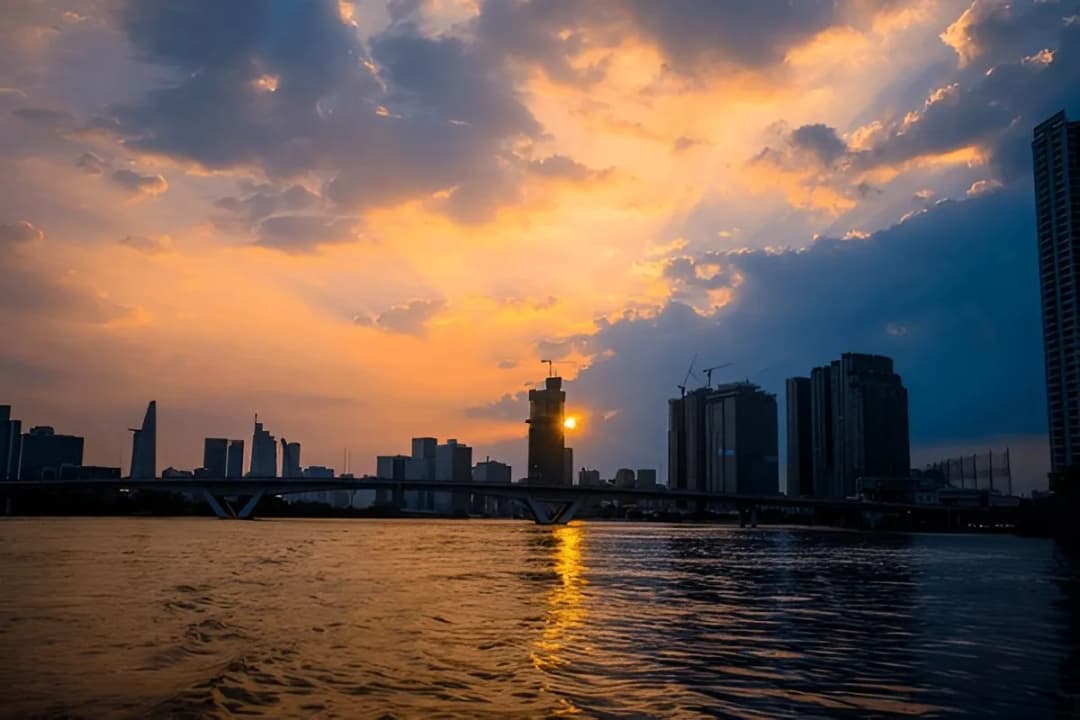 Sunrise and Sunset Routes