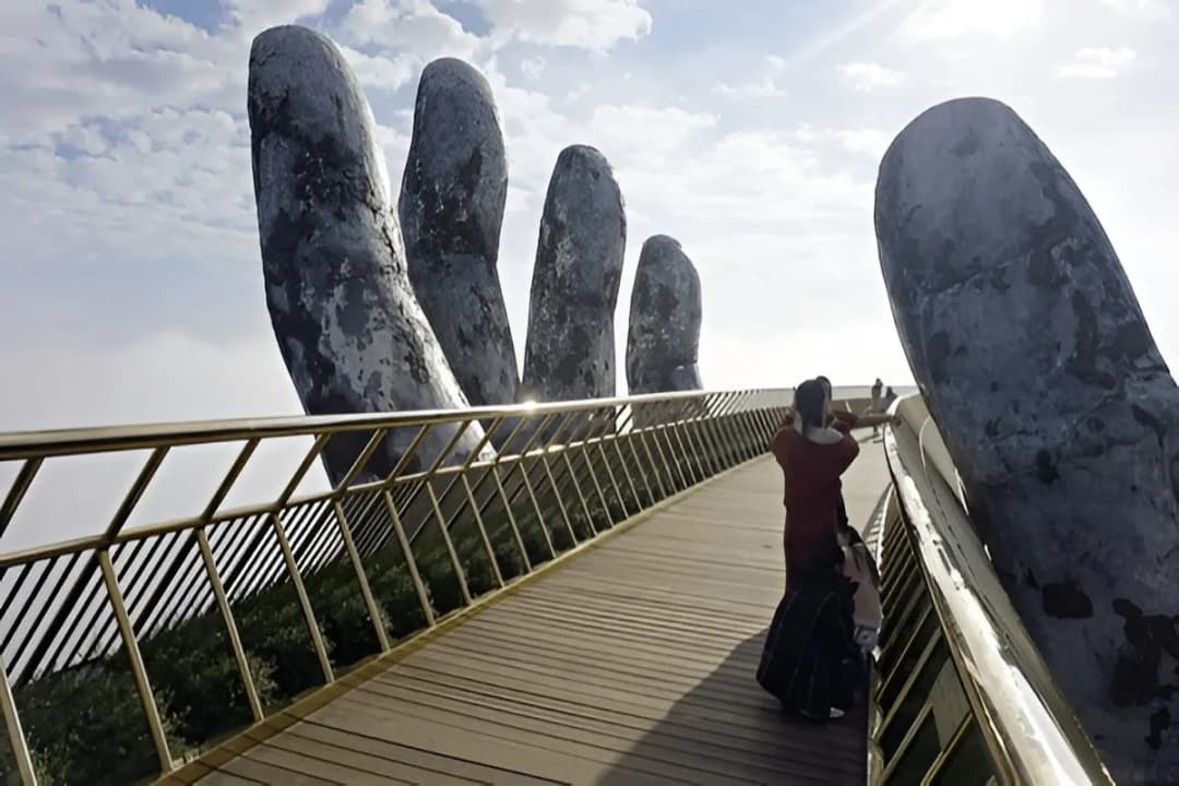Golden Bridge Walkway