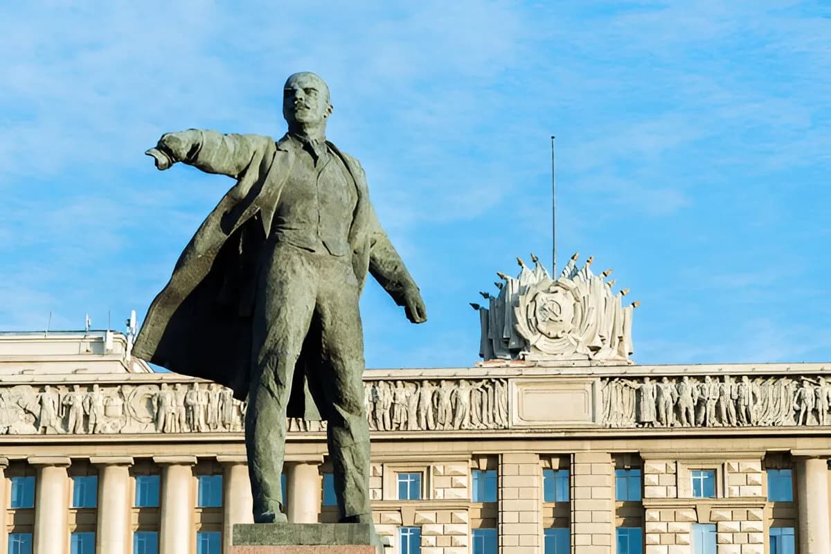 Statue of Lenin