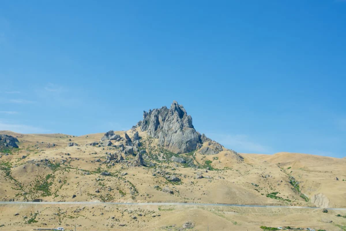 Besh Barmag Mountain