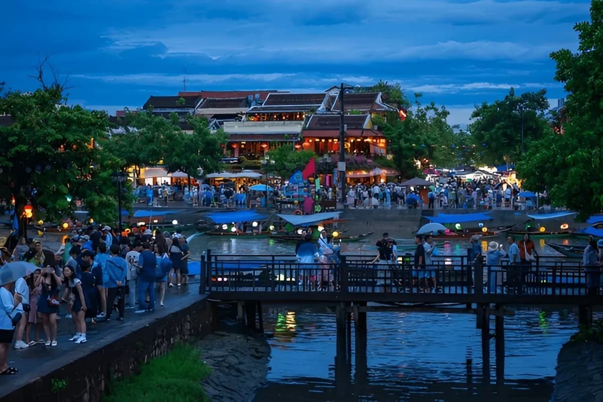 Hội An Night Market