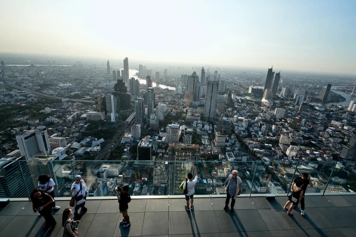 Mahanakhon Skywalk