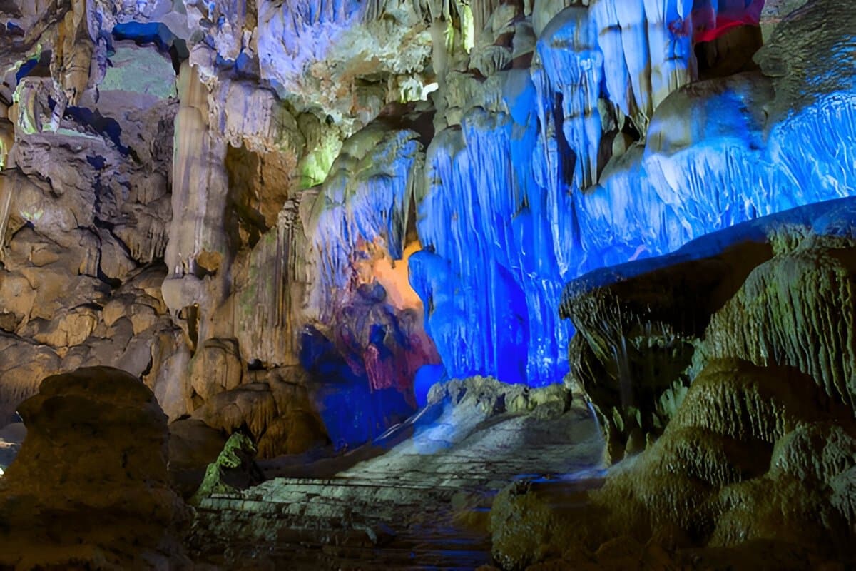 Dau Go Cave