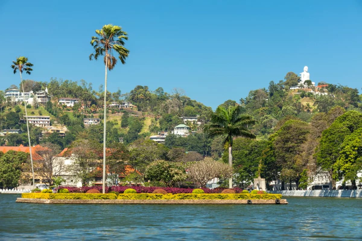 Sri Lanka Scenic Discovery - Lakes, Heritage & Coastlines