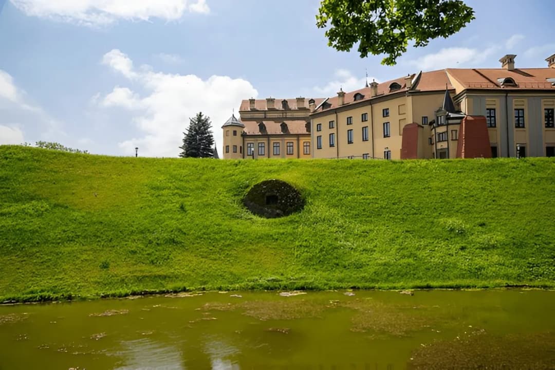 Palace Gardens and Lakes