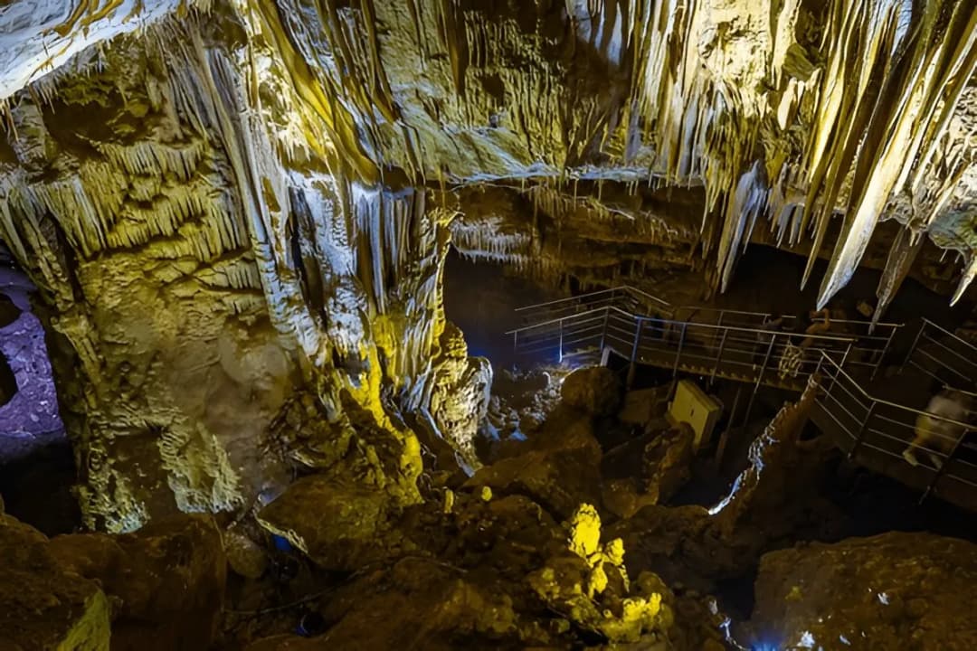 Natural Acoustic Hall