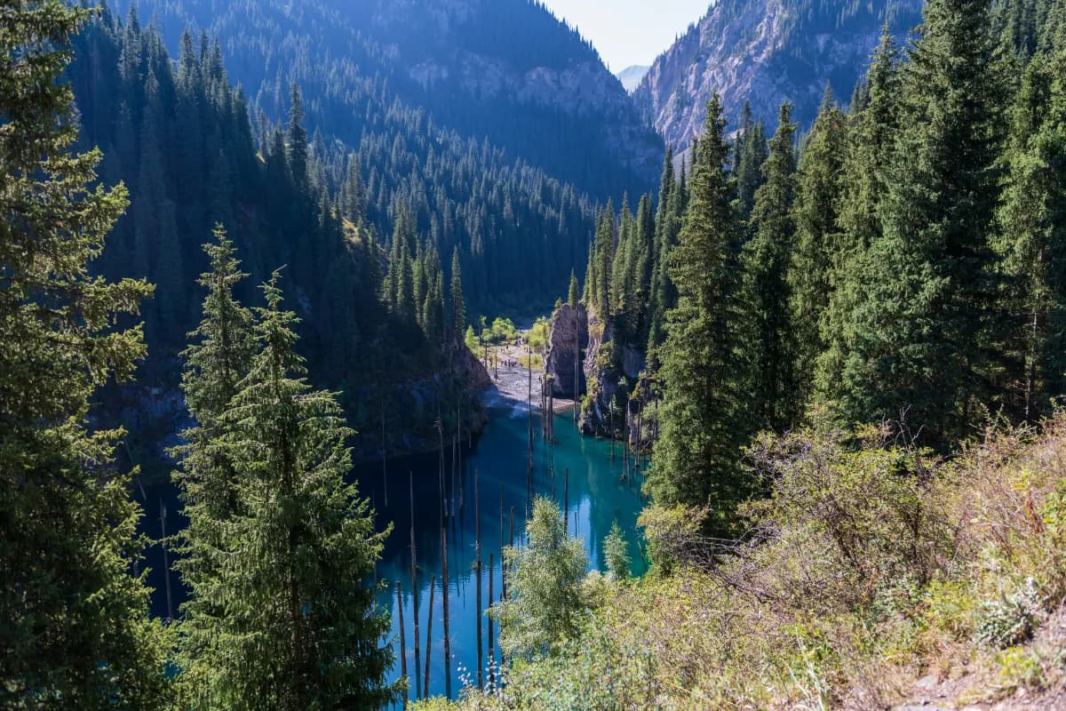 Kaindy lake