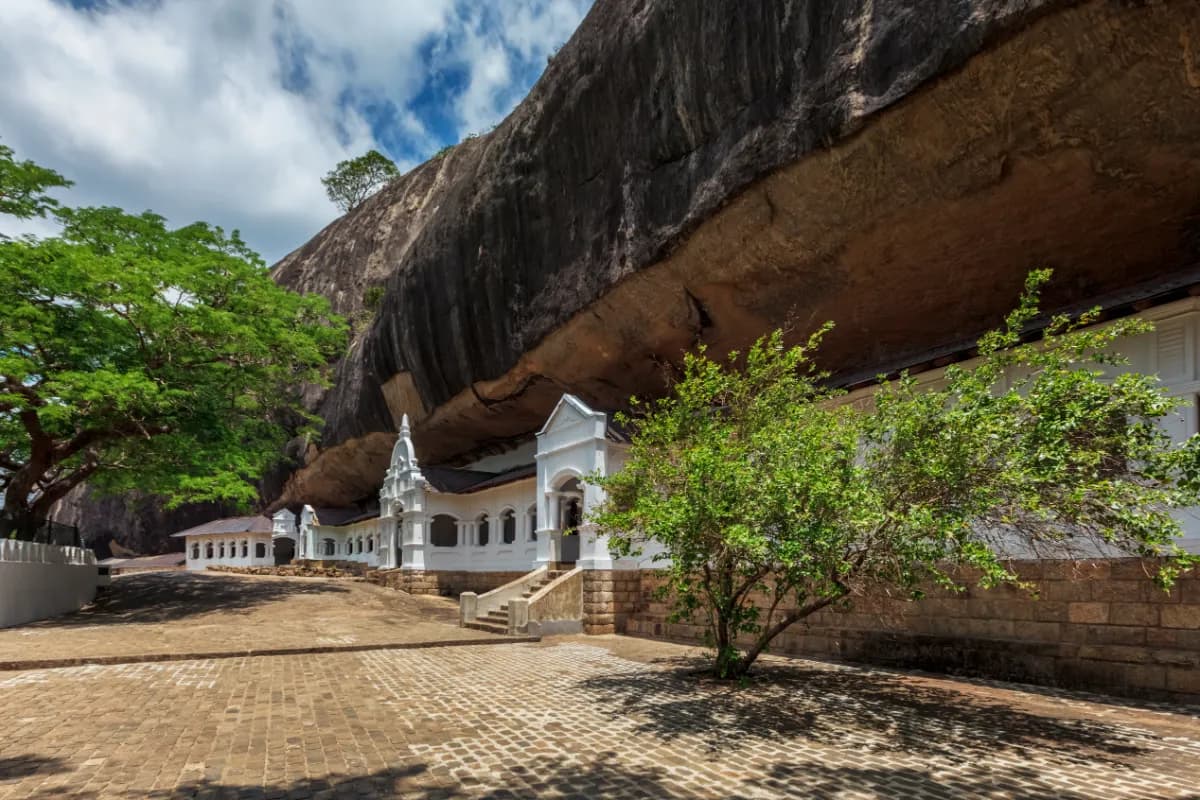 Dambulla Cave Temple