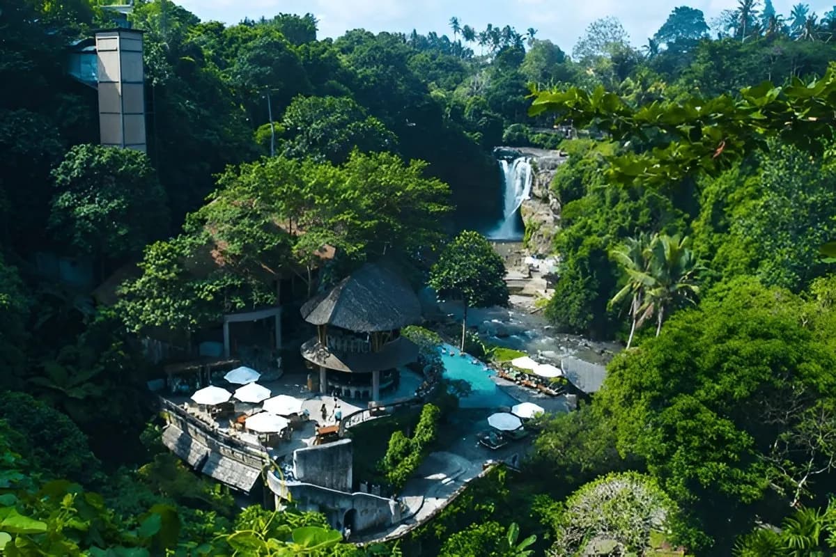 Tegenungan Waterfall