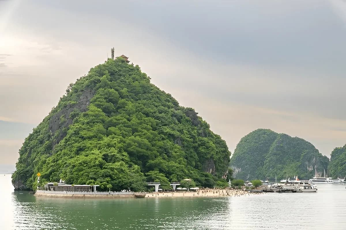 Ti Top Island