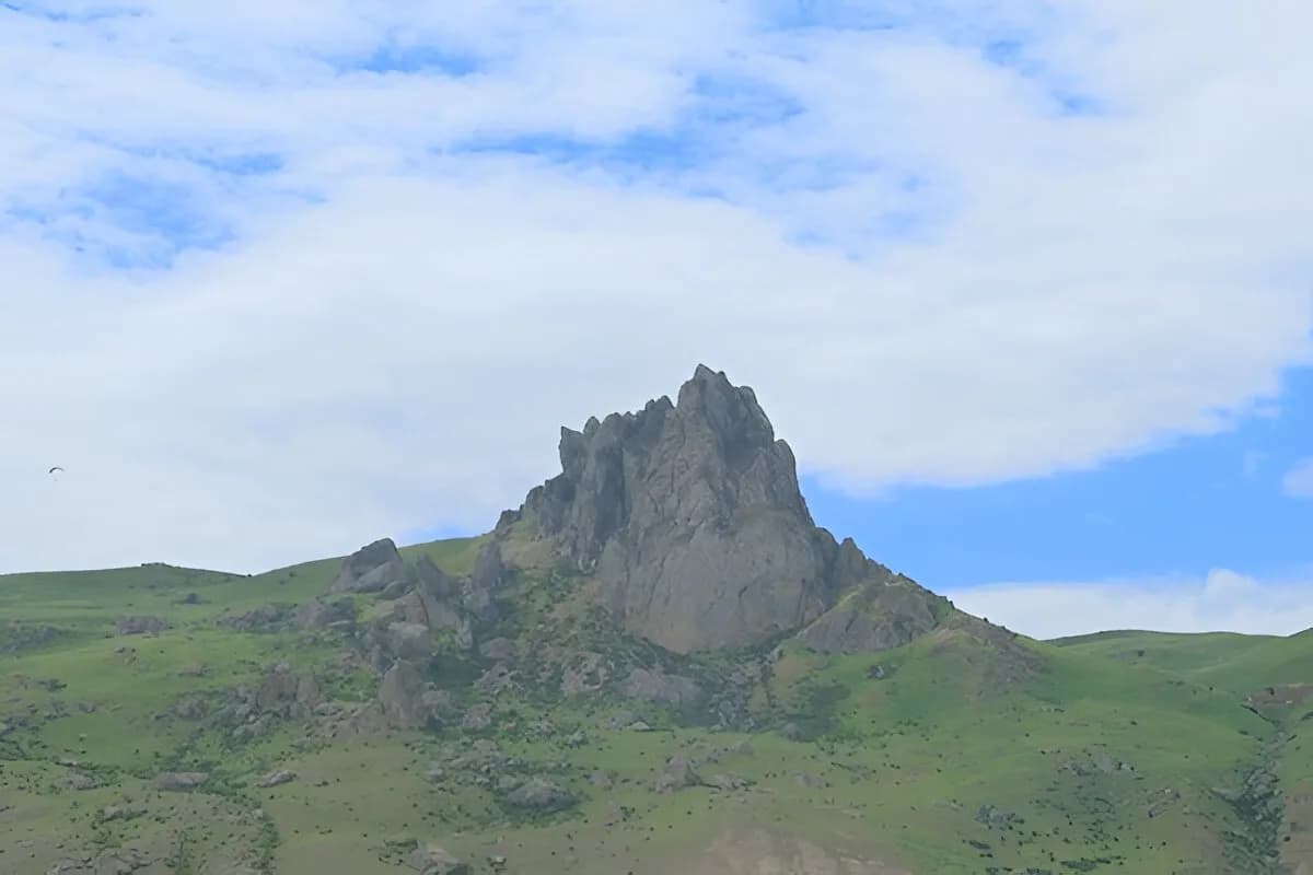 Besh Barmag Mountain