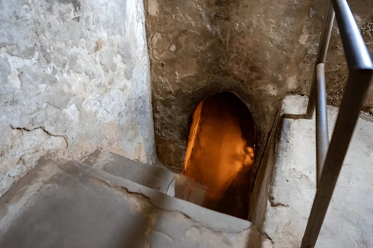 Cu Chi Tunnel