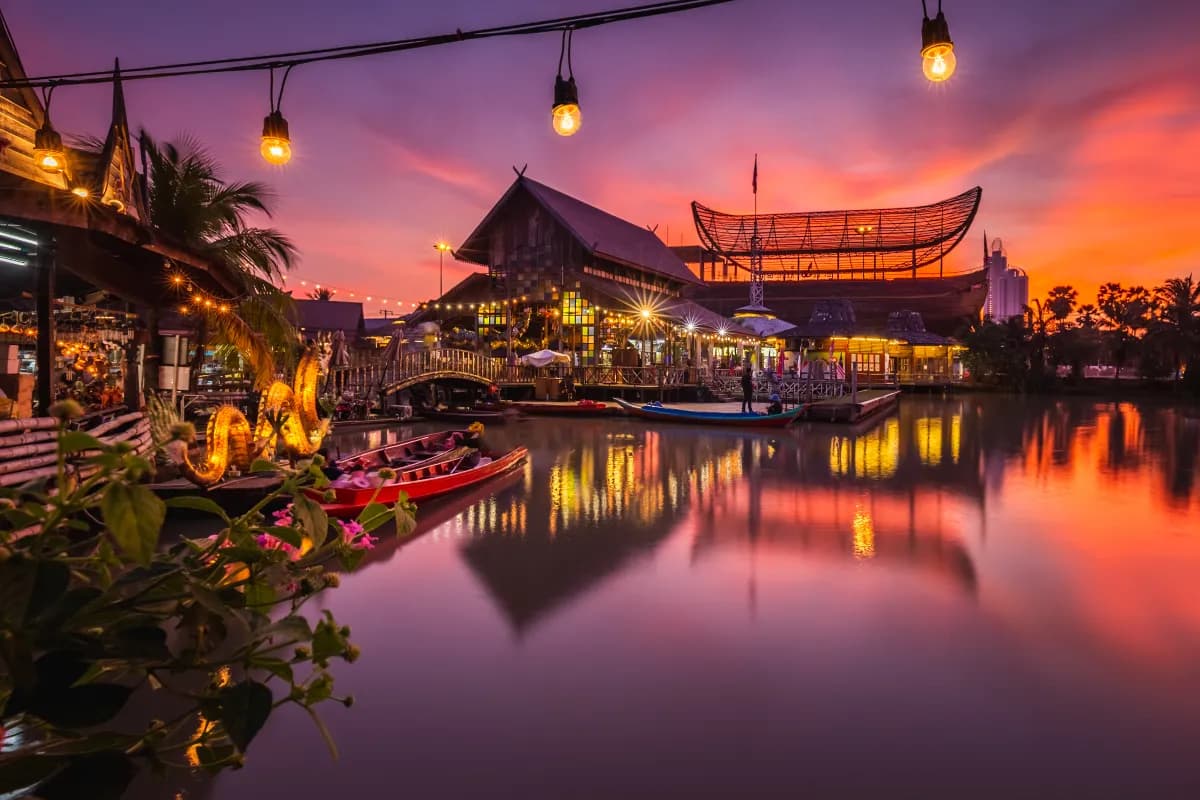 Floating Market
