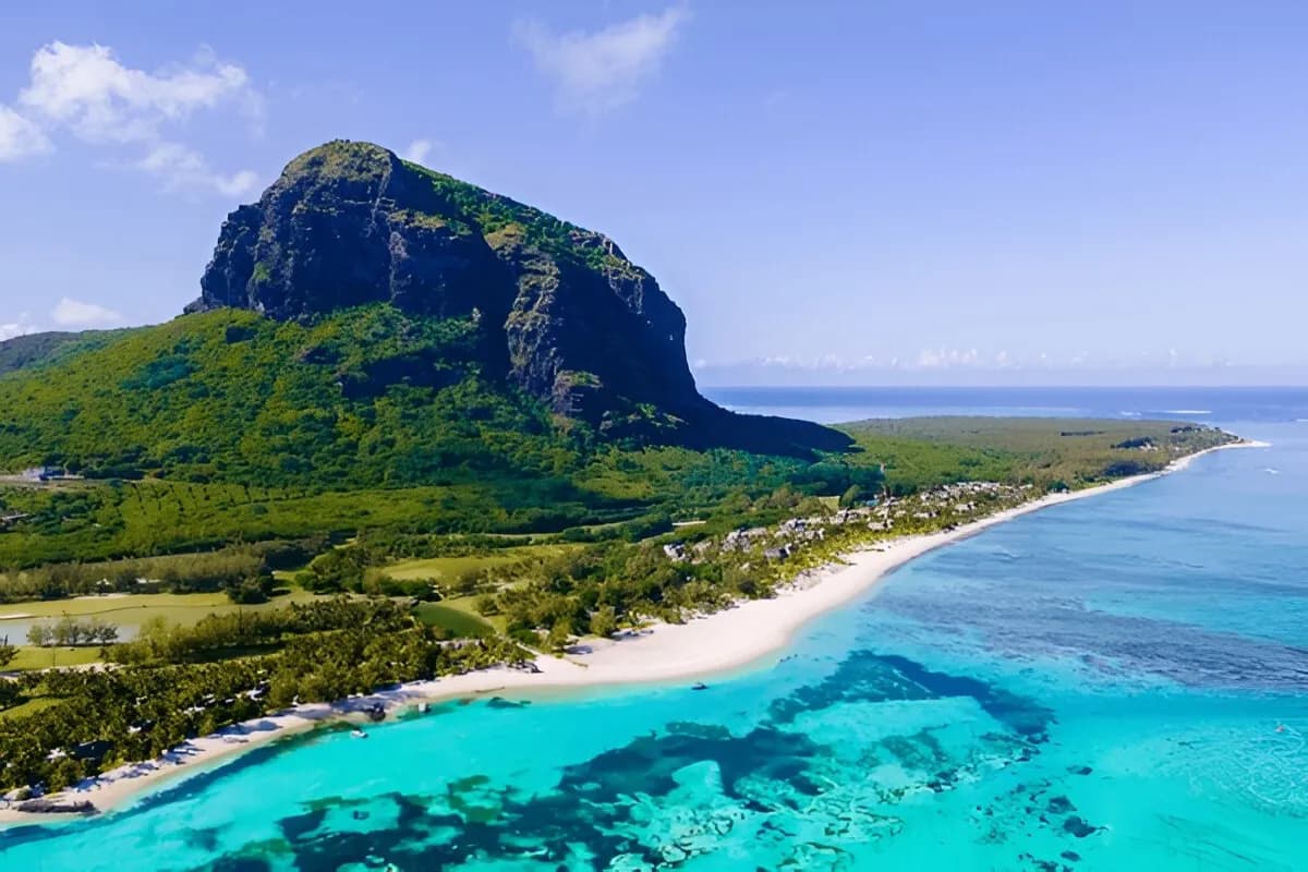 Trek to Le Morne Brabant