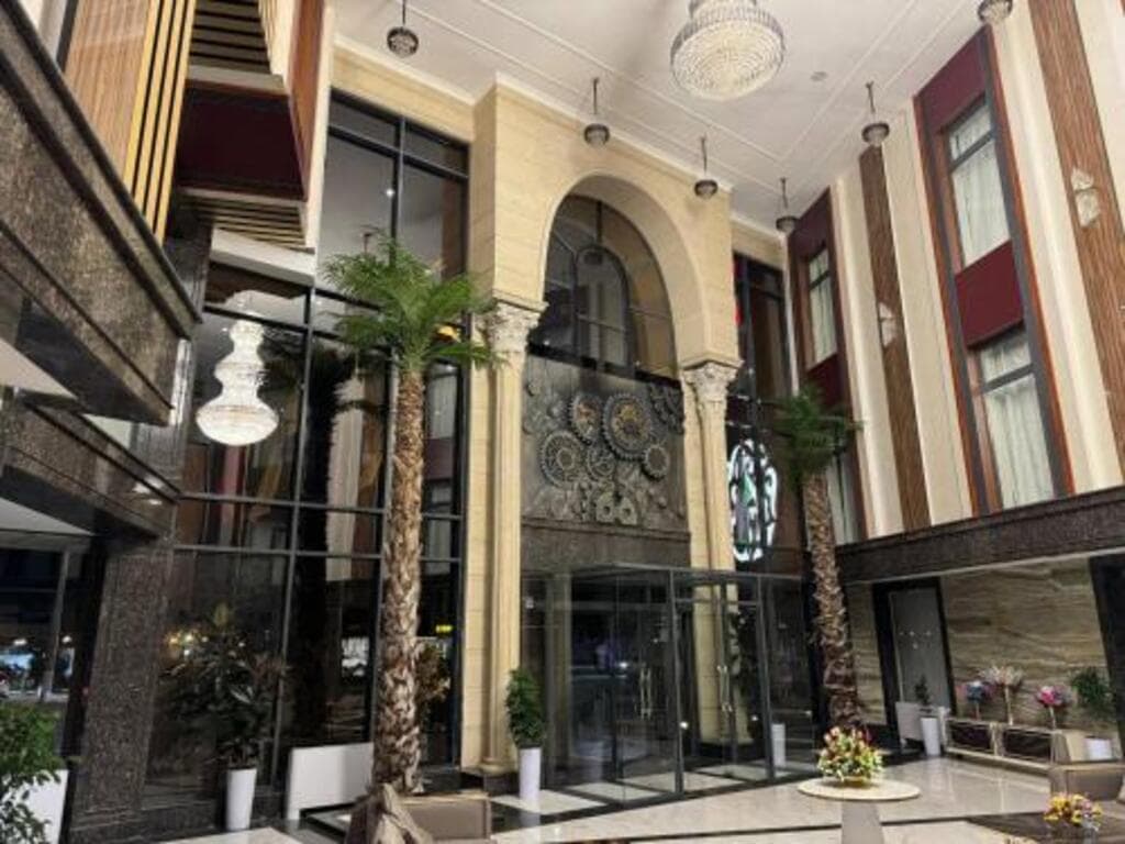Art Royal Hotel