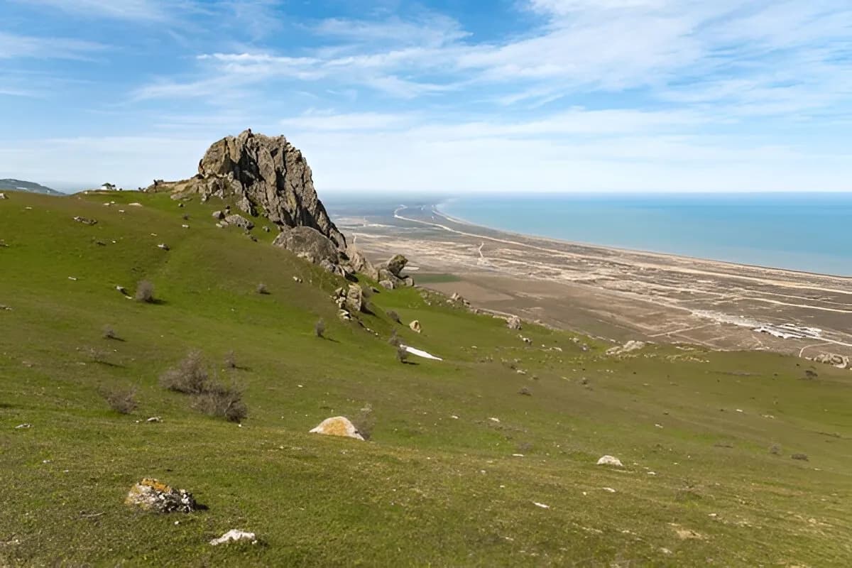 Besh Barmag Mountain