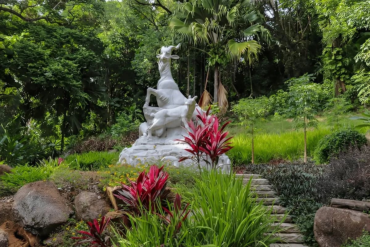 Jardin du Roi Spice Garden