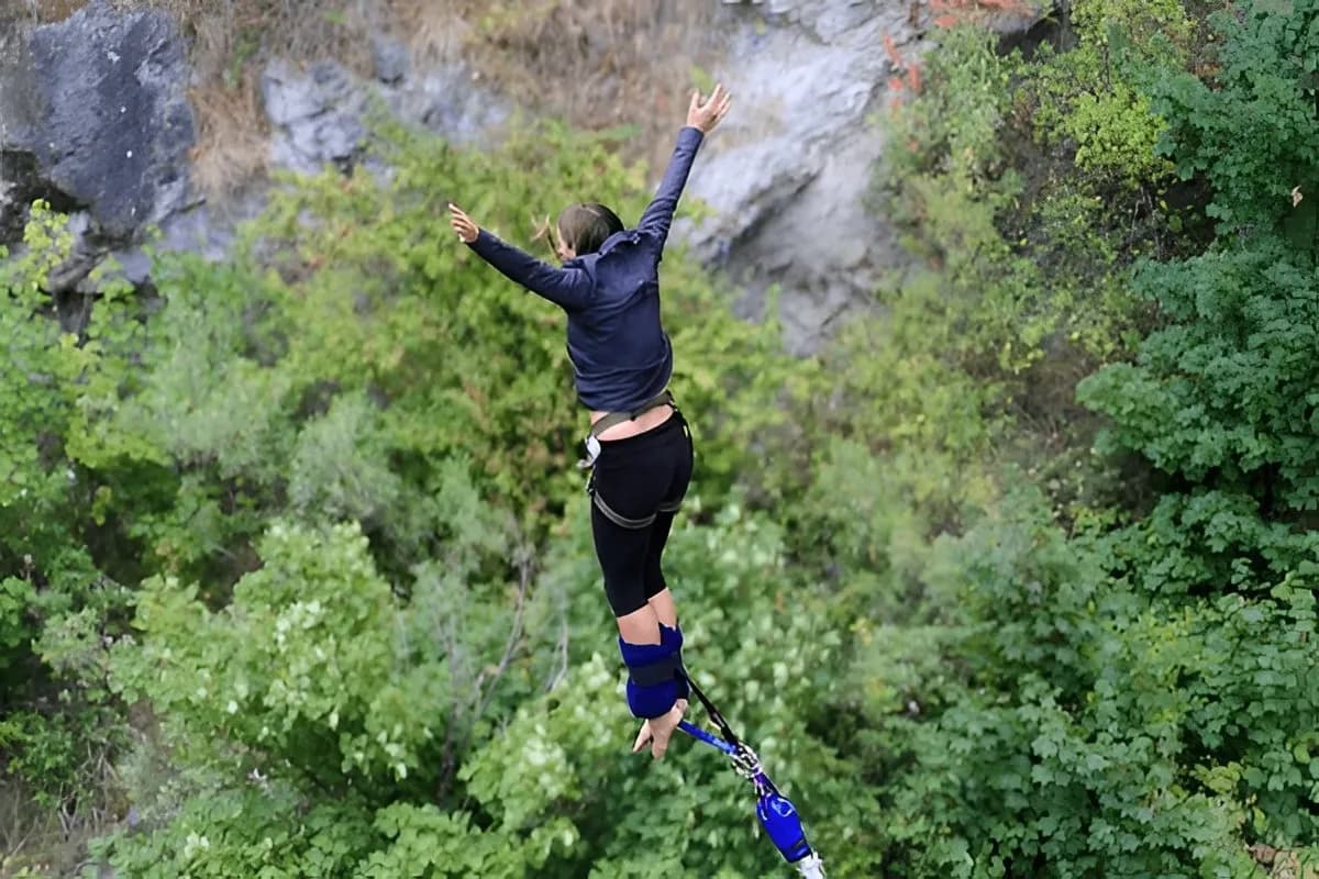 Bungee Jumping in Nusa Penida 