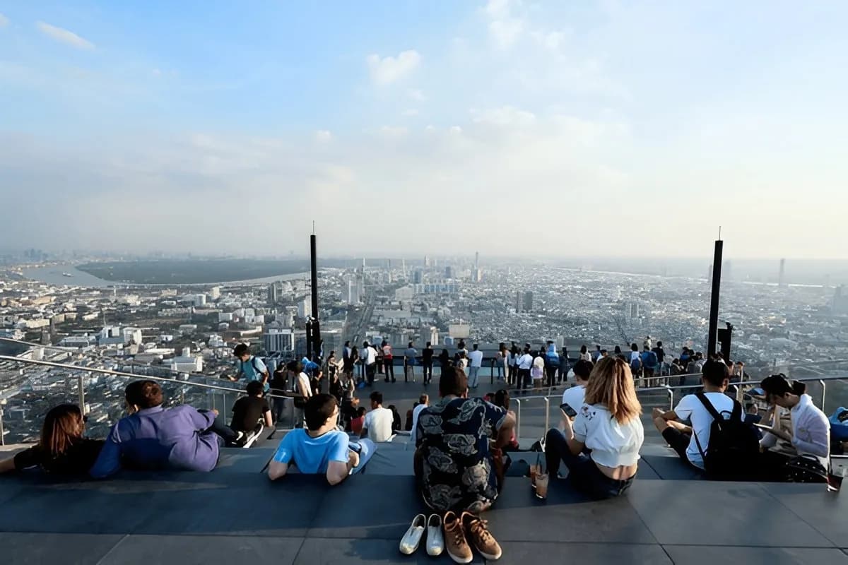 Mahanakhon Skywalk