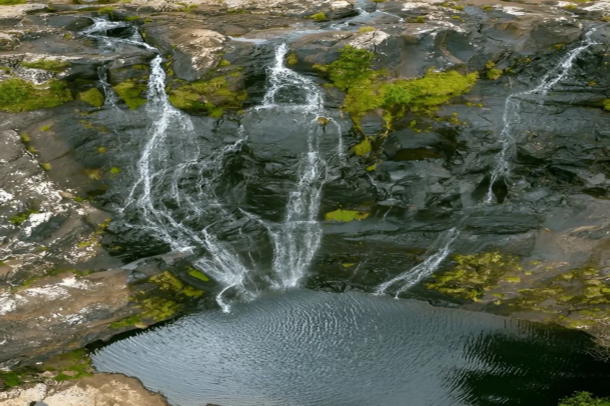 Tamarin Falls