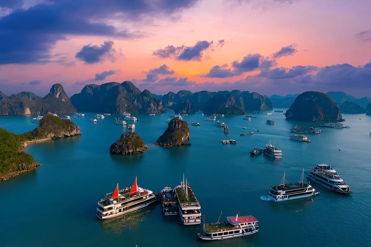 Cruise at Halong Bay