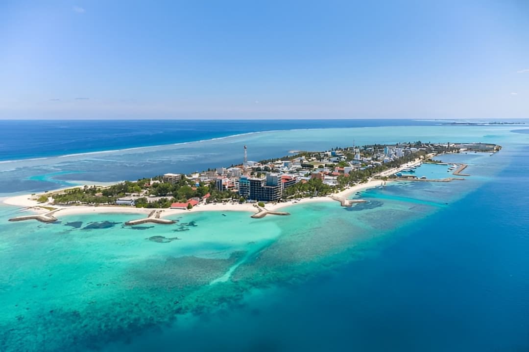 Dhiffushi Island
