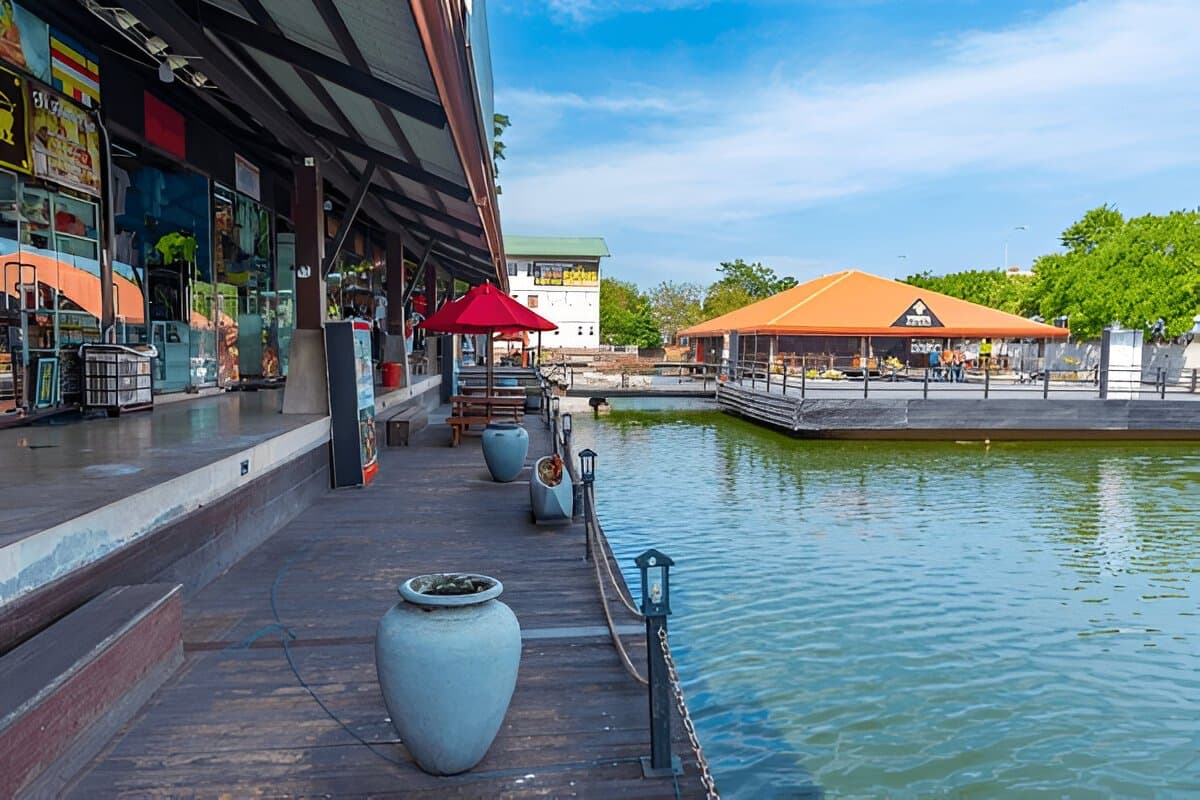 Floating Market - Pettah
