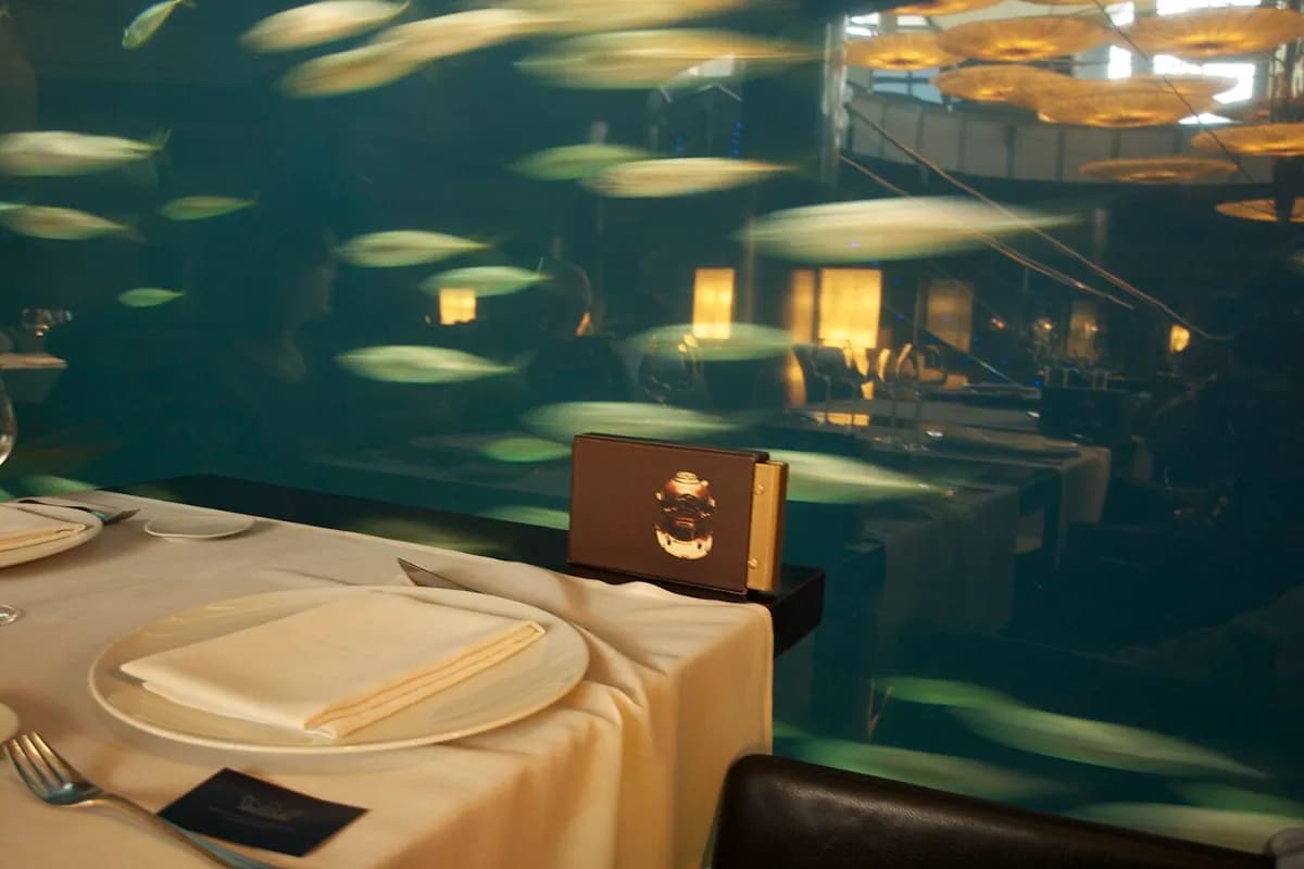 underwater restaurants in the maldives
