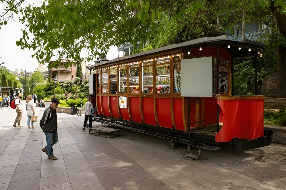 Shardeni Street