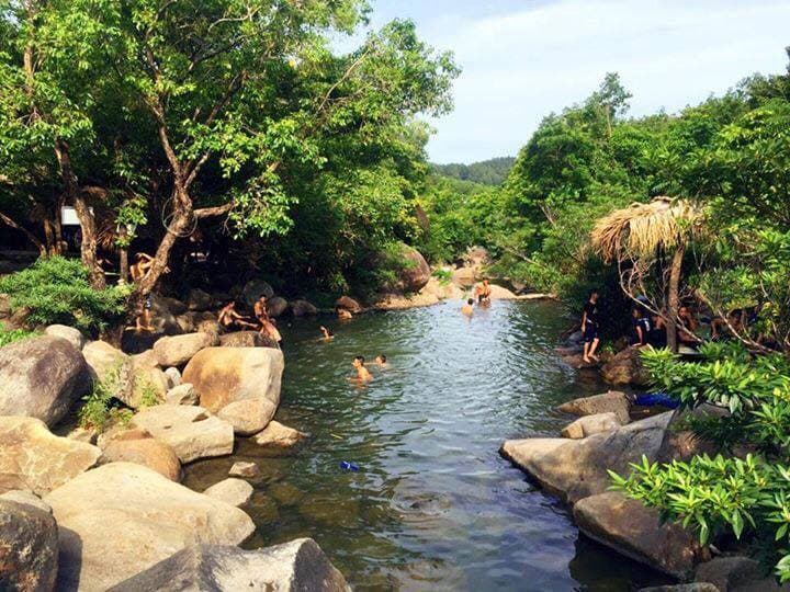 The-prominent-beauty-of-Dream-Waterfall-Da-Nang