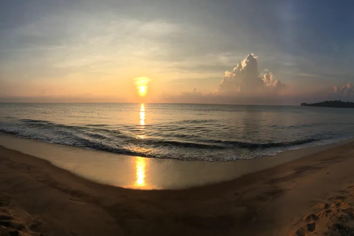 Arugam Bay popular coastal destination in Sri Lanka known for surfing waves, golden beaches, and laid-back tropical atmosphere.