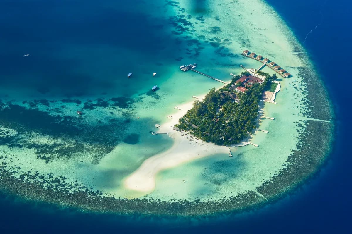 Emboodhu Finolhu Island